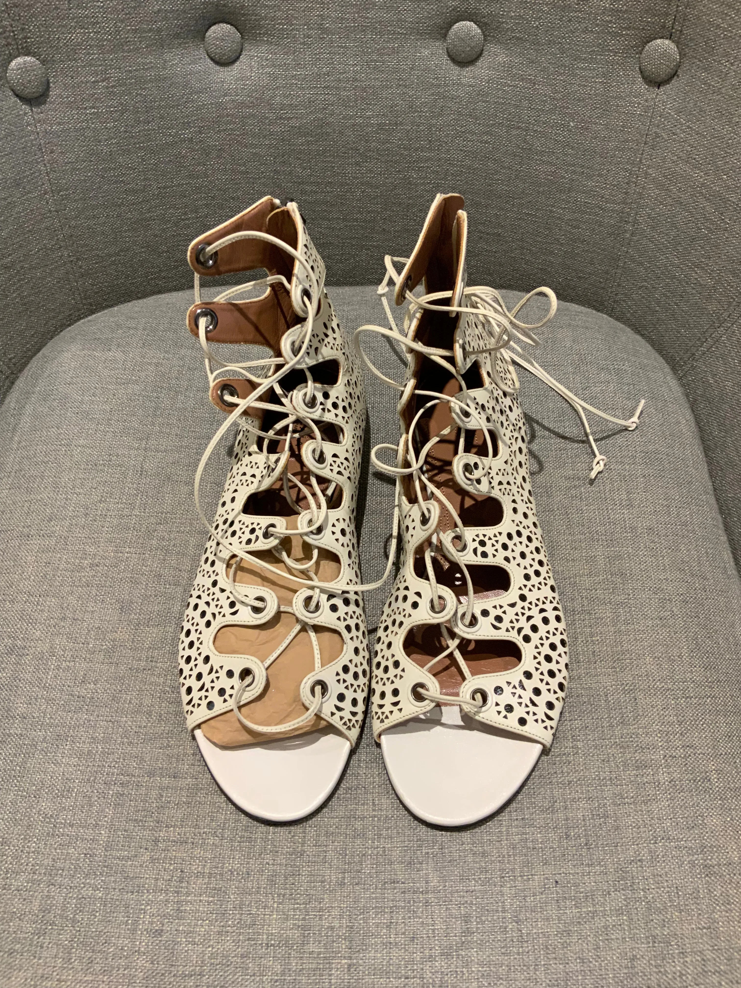 Azzedine Alaia FLAT LASER-CUT WHITE LEATHER SANDALS Size 39 US 9 UK 6 ladies