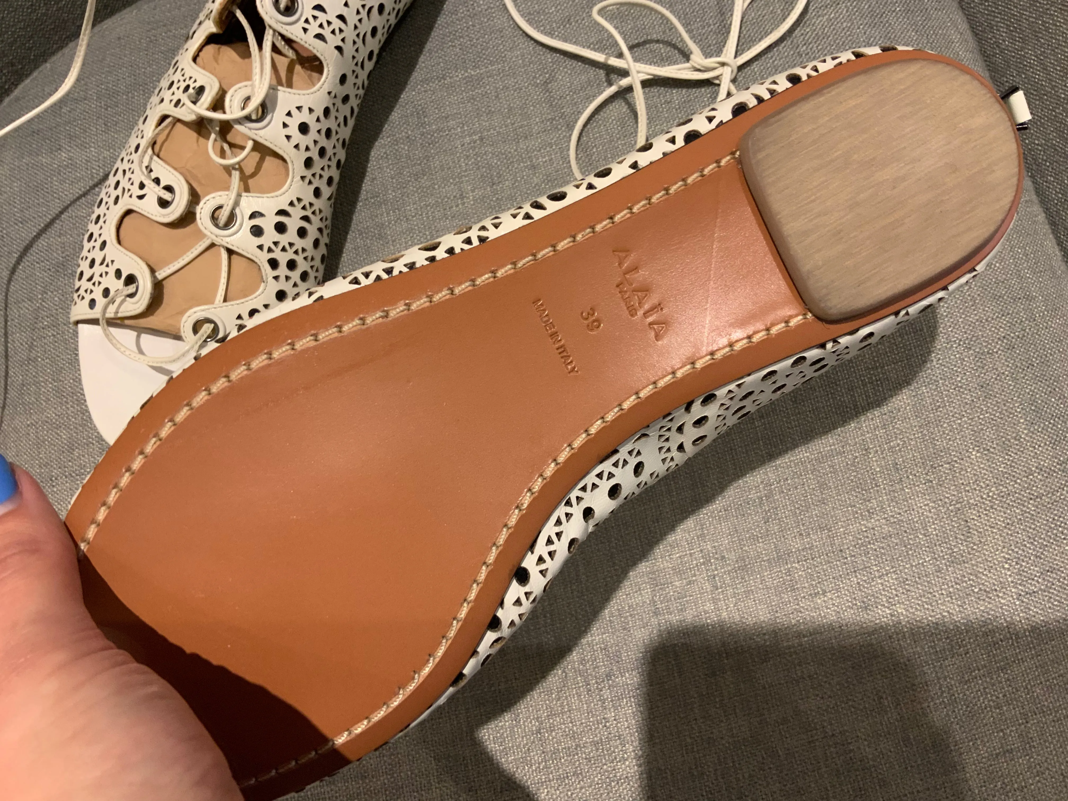 Azzedine Alaia FLAT LASER-CUT WHITE LEATHER SANDALS Size 39 US 9 UK 6 ladies