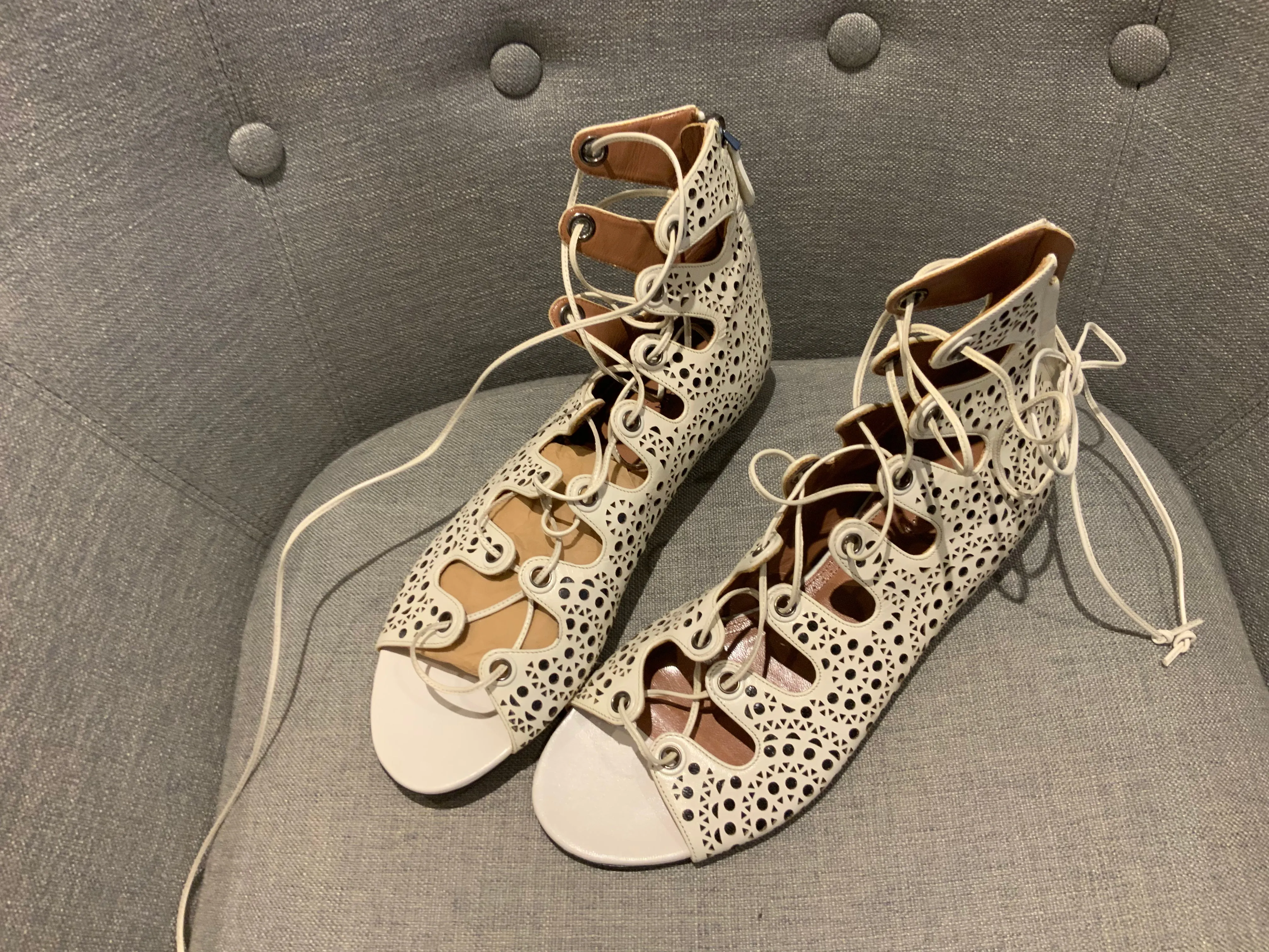 Azzedine Alaia FLAT LASER-CUT WHITE LEATHER SANDALS Size 39 US 9 UK 6 ladies
