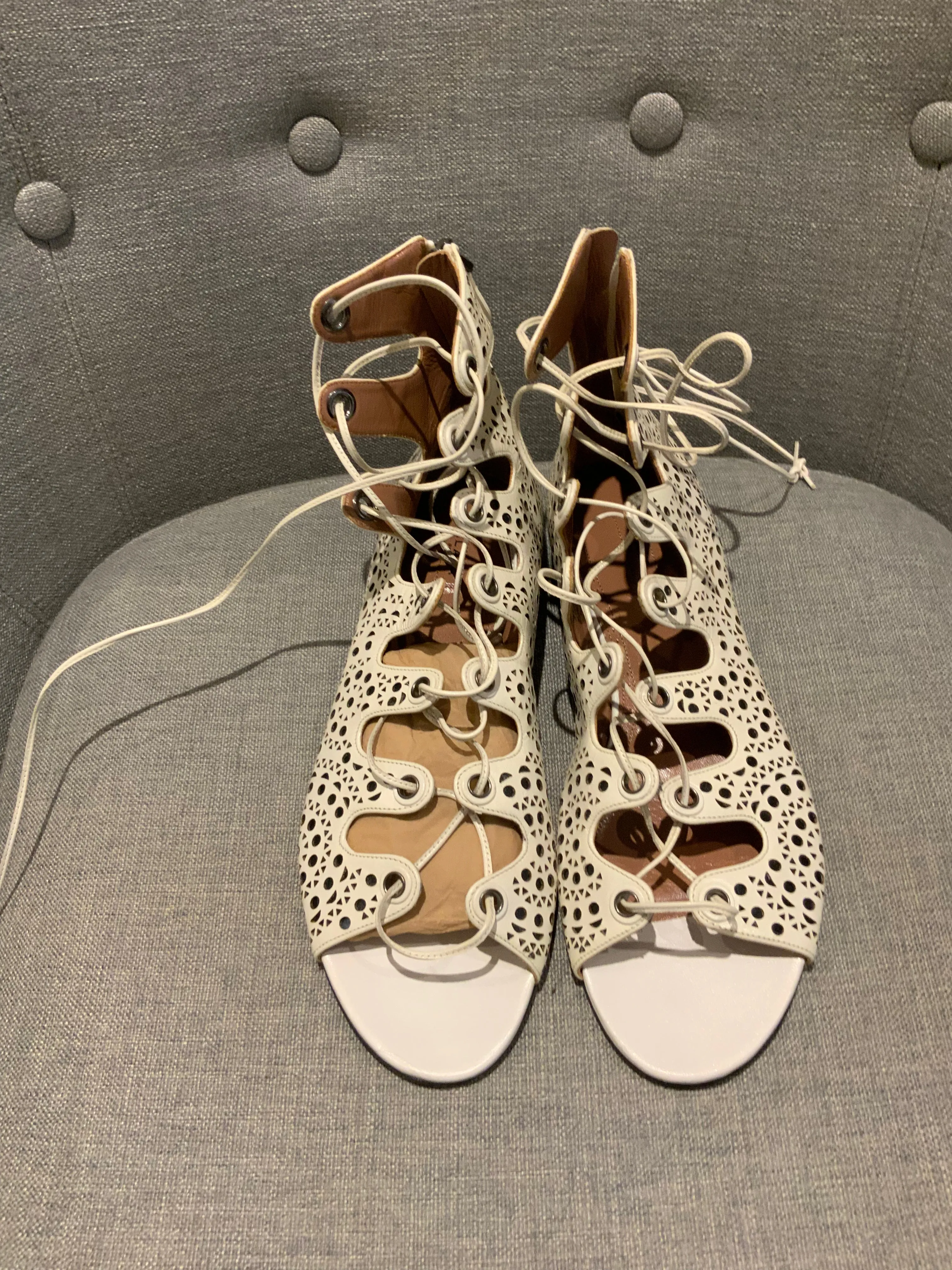 Azzedine Alaia FLAT LASER-CUT WHITE LEATHER SANDALS Size 39 US 9 UK 6 ladies