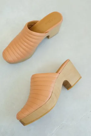 Beklina Ribbed Clog Peach