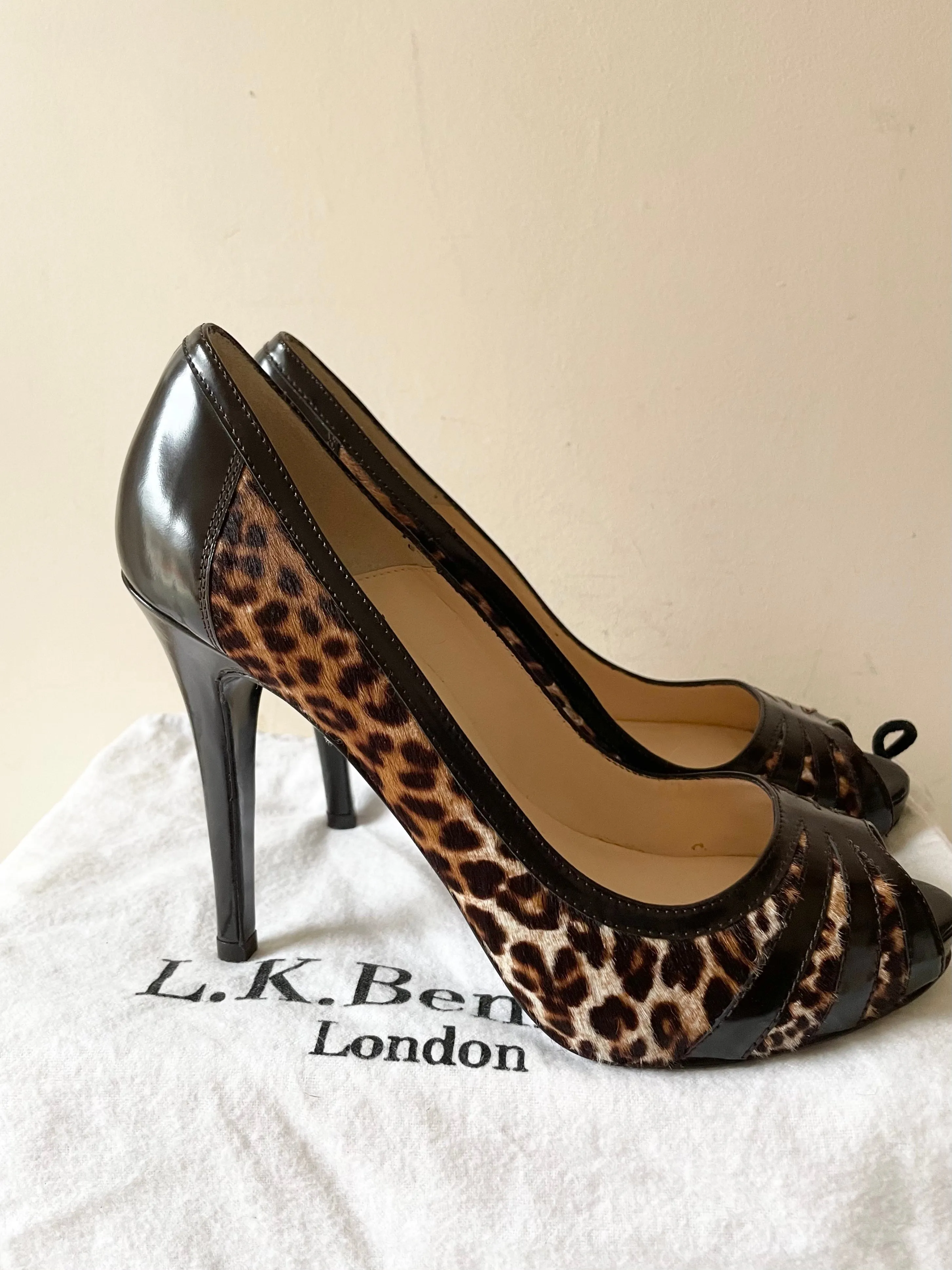 BRAND NEW LK BENNETT BLACK & BROWN LEOPARD PRINT PEEPTOE HEELS SIZE 5/38