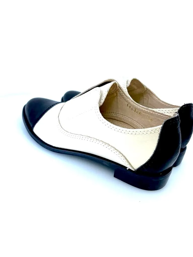BUS STOP X ALL BLACK CREAM ANGLAISE TWO-TONE OXFORD LOAFERS