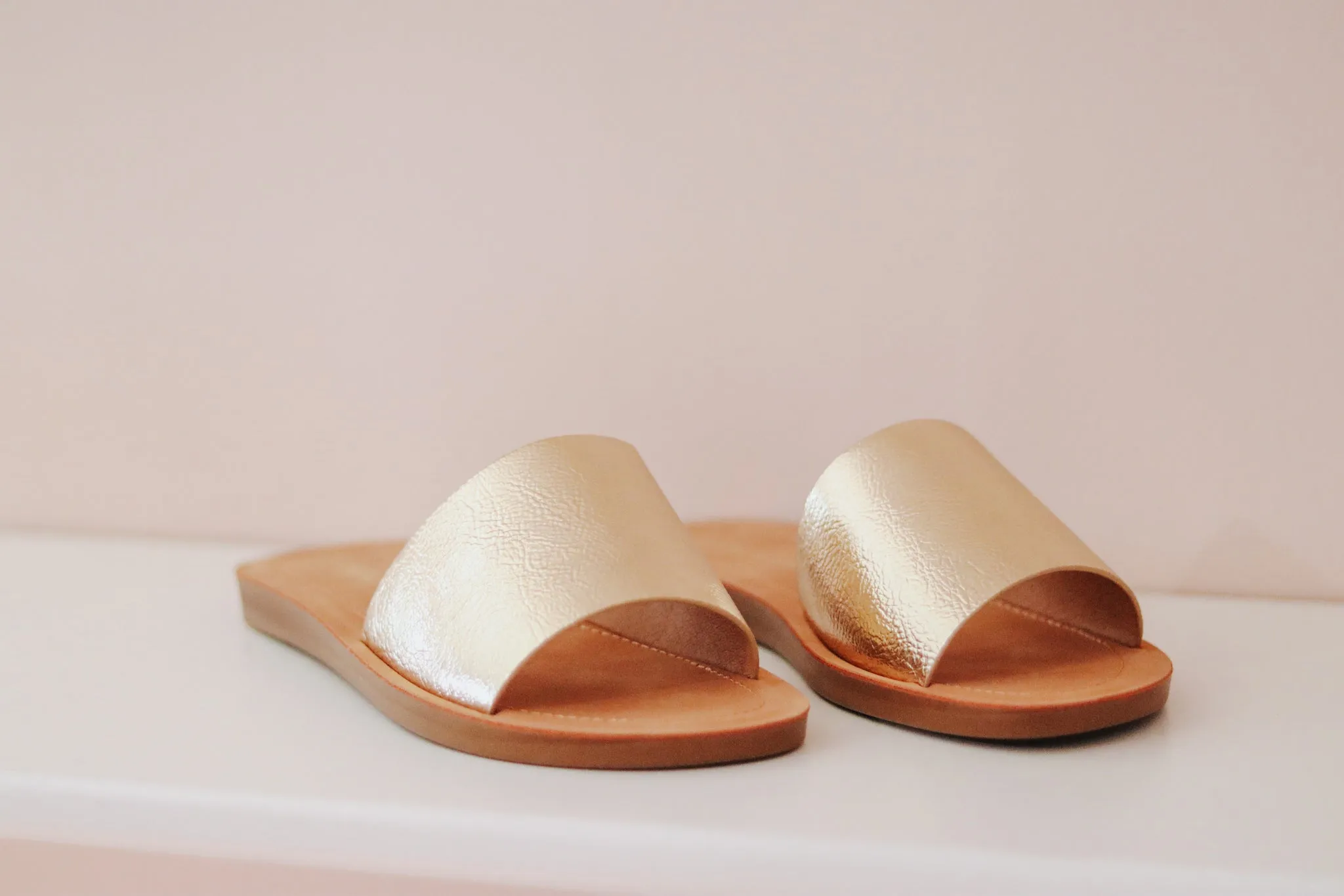 Essential Gold Slide