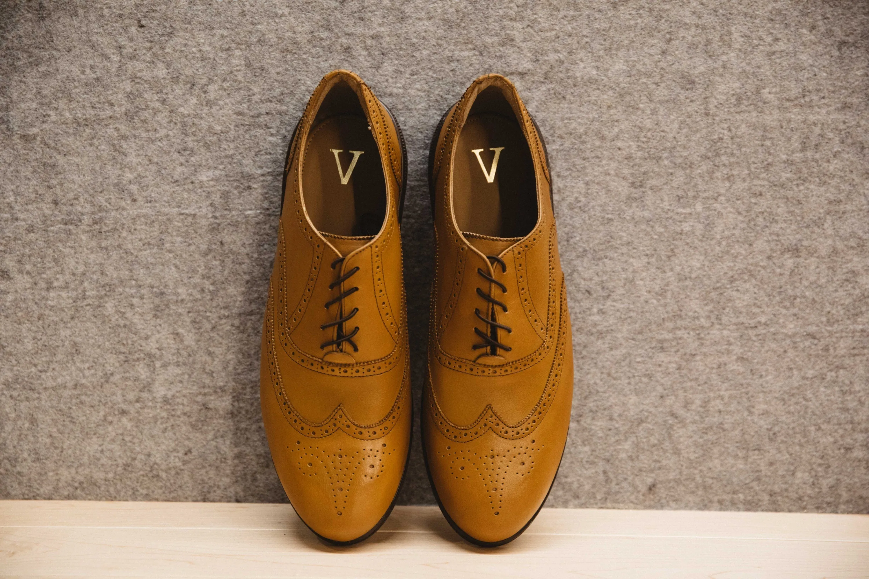 FALCON Wingtip Oxfords (Outlet)
