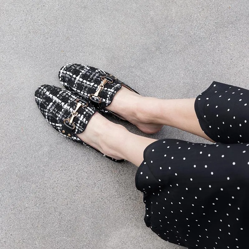 Finn Chain Pointed Toe Mule Summer Checked Cloth Closed Toe Half Slippers Women's Flat Metal Buckle Sandals