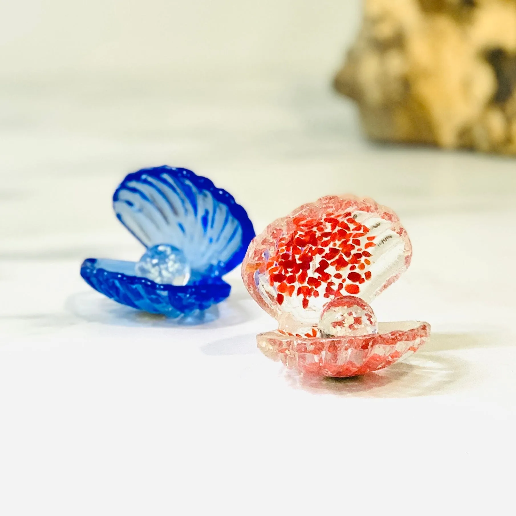 Glow in The Dark Pearl in Glass Shell Paperweight 10, Red