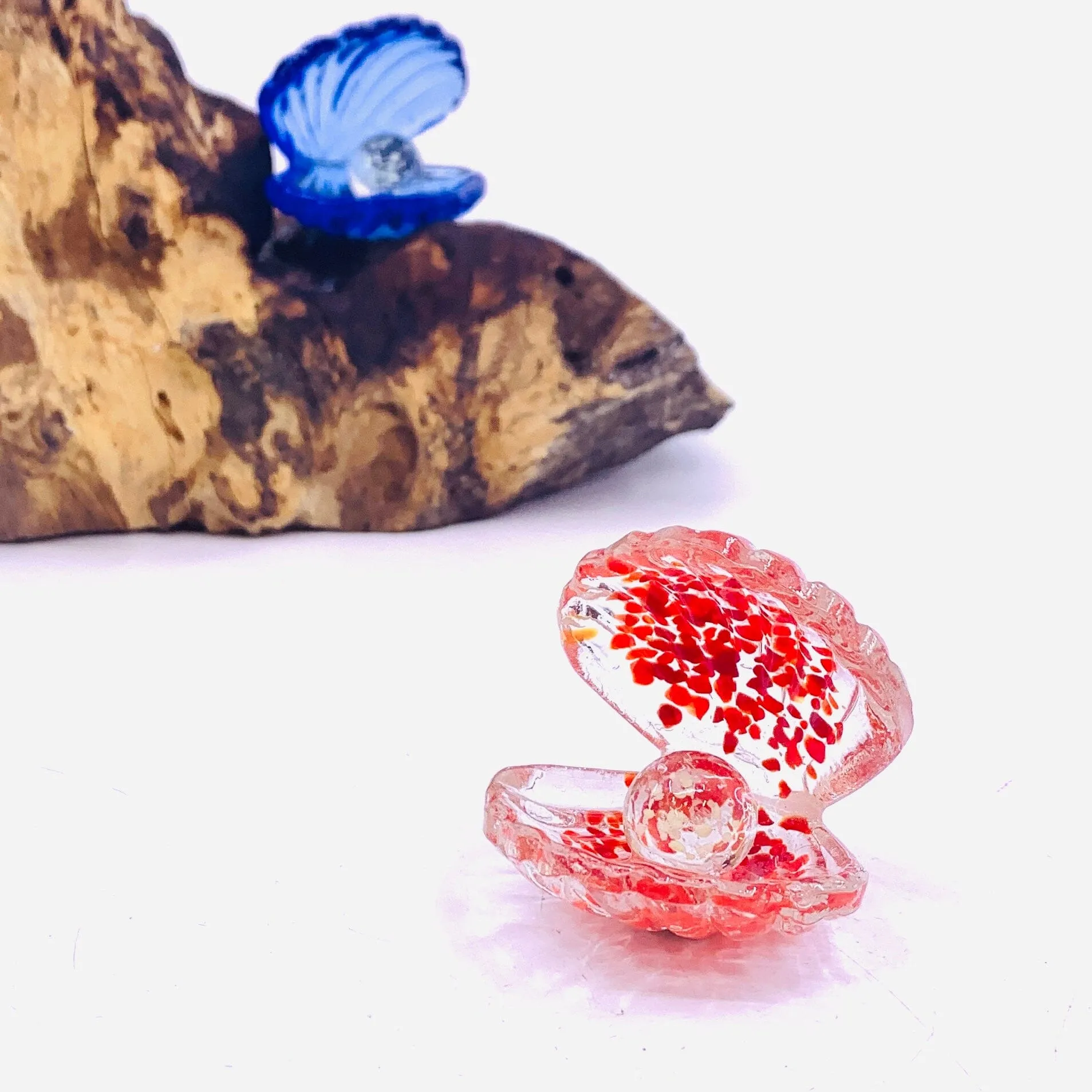 Glow in The Dark Pearl in Glass Shell Paperweight 10, Red