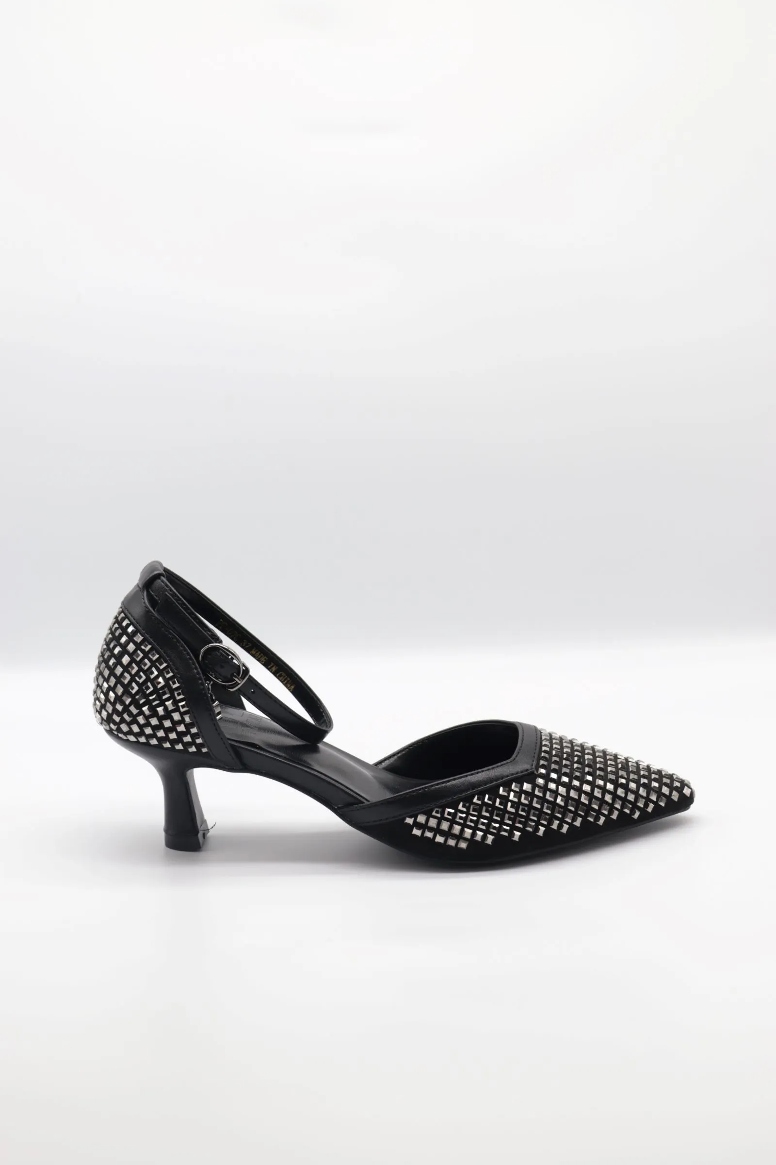 Kitten heels