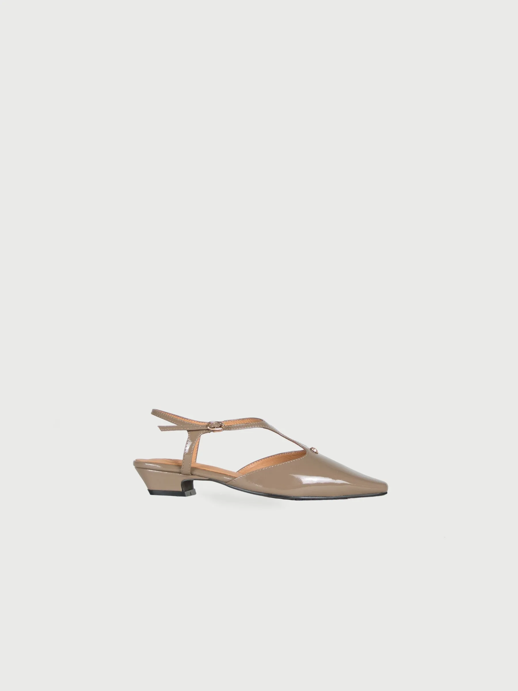 L'opéra 𓆟 Pointed-Toe Ankle-Strap Slingback