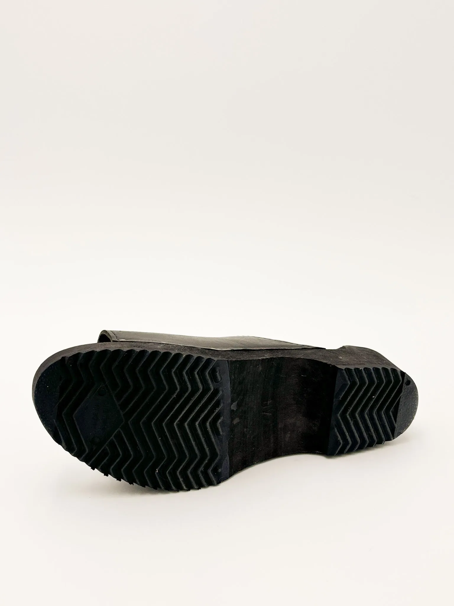 Low Clogs