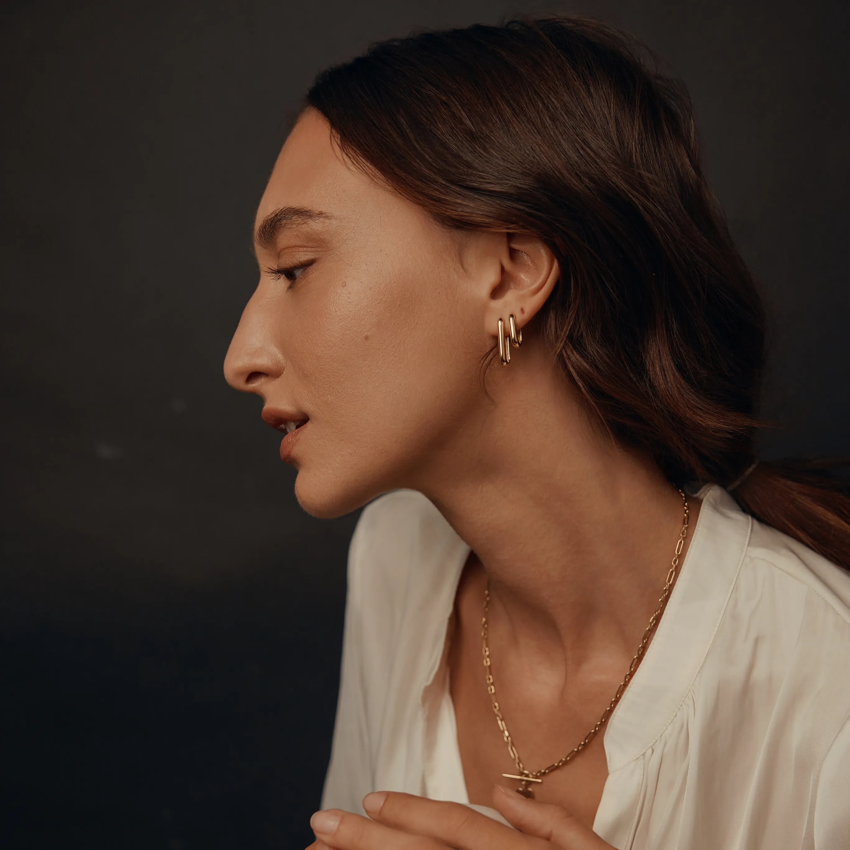Mini Ava gold hoop earring