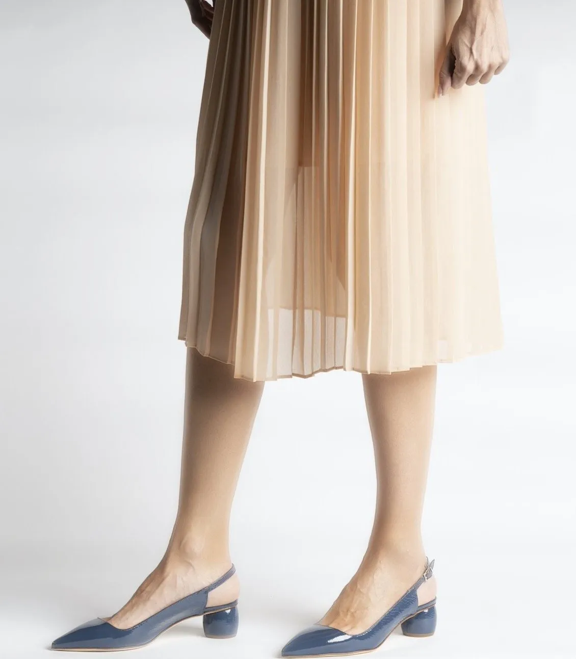 Naplak Leather Slingback Shoes In Navy