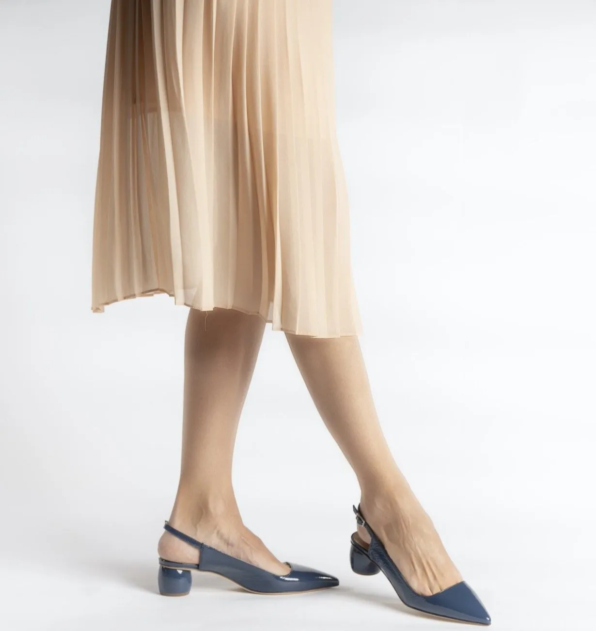 Naplak Leather Slingback Shoes In Navy