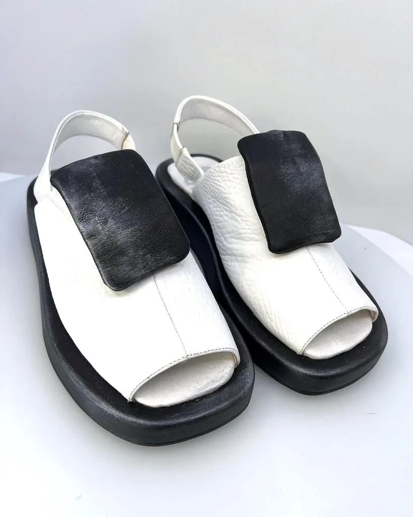 PAPUCEI SLINGBACK LEATHER SHOES