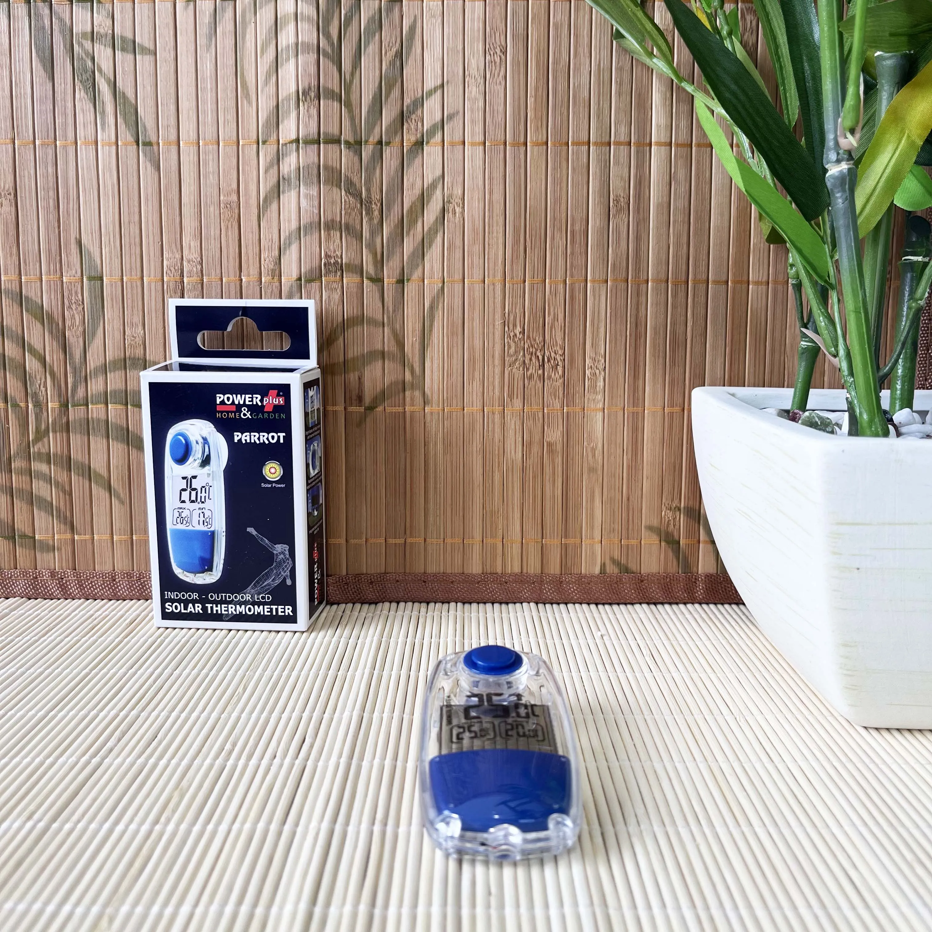 POWERplus Parrot Solar Outdoor and Indoor Thermometer