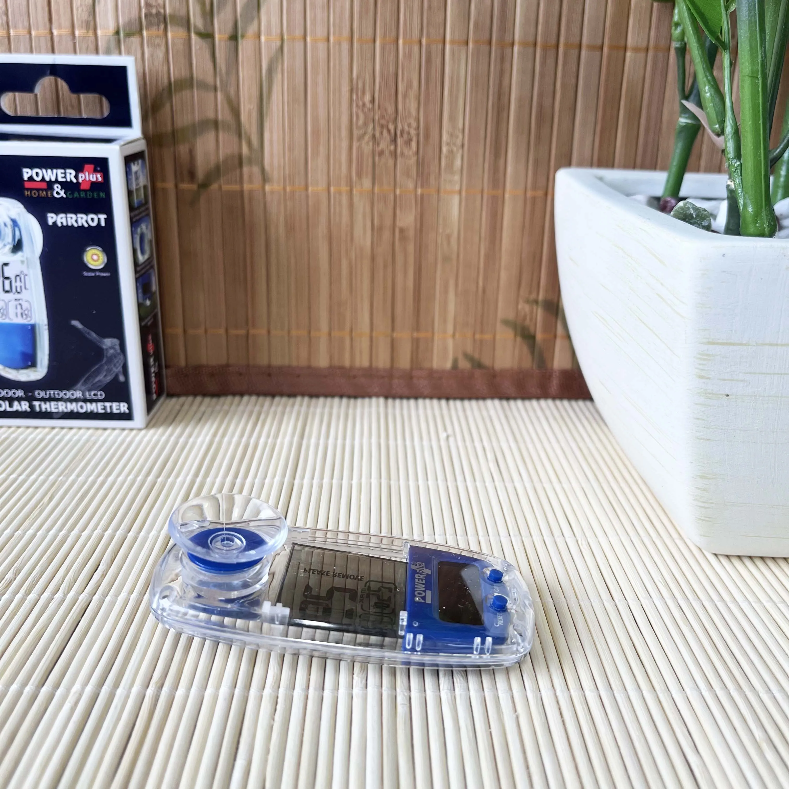POWERplus Parrot Solar Outdoor and Indoor Thermometer