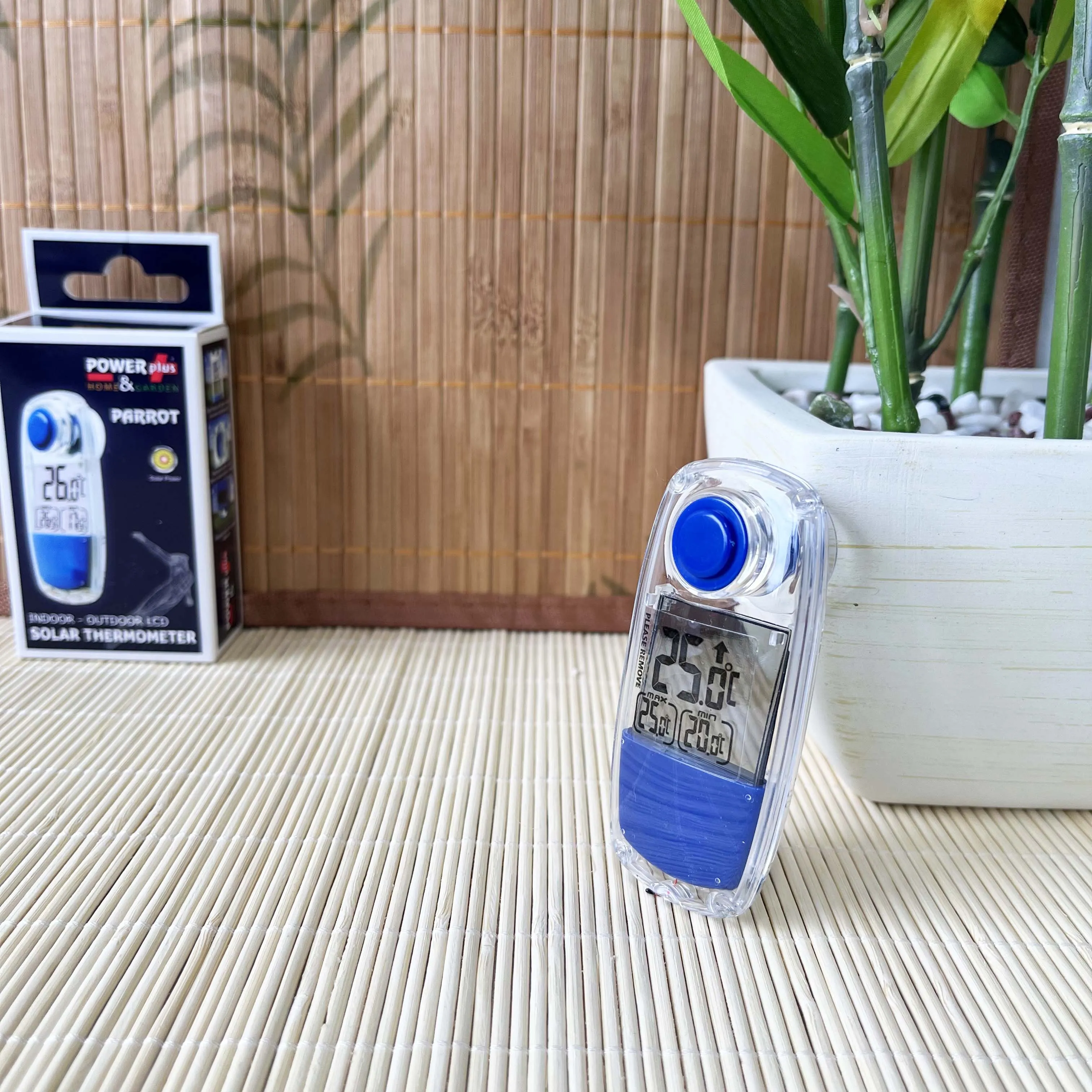 POWERplus Parrot Solar Outdoor and Indoor Thermometer