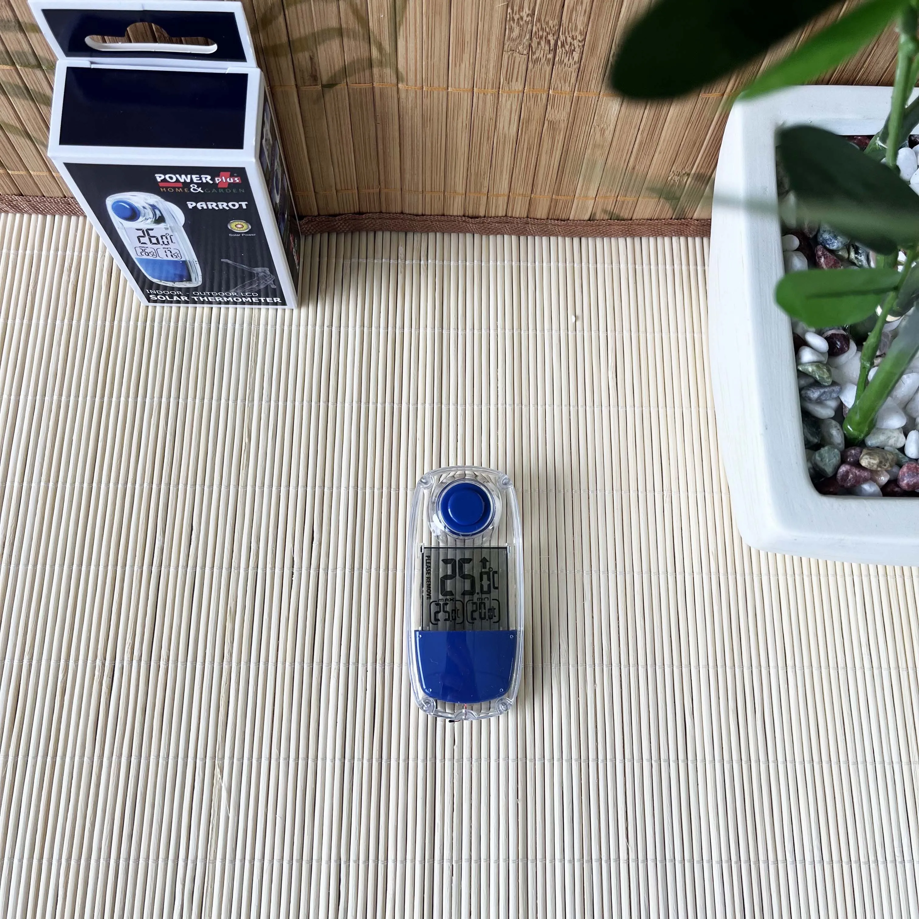 POWERplus Parrot Solar Outdoor and Indoor Thermometer