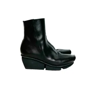"FLAW" ANKLE BOOTS