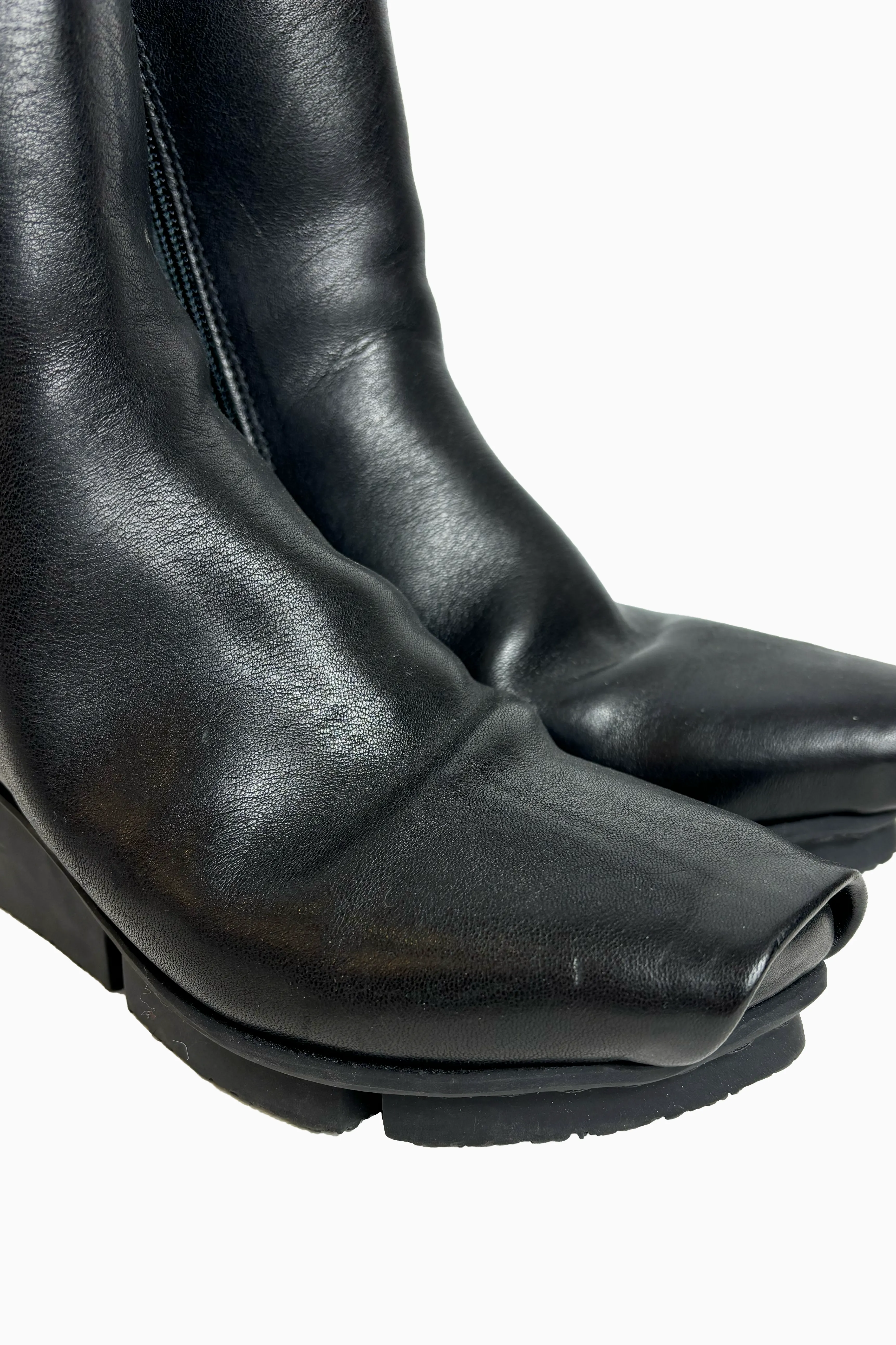 "FLAW" ANKLE BOOTS