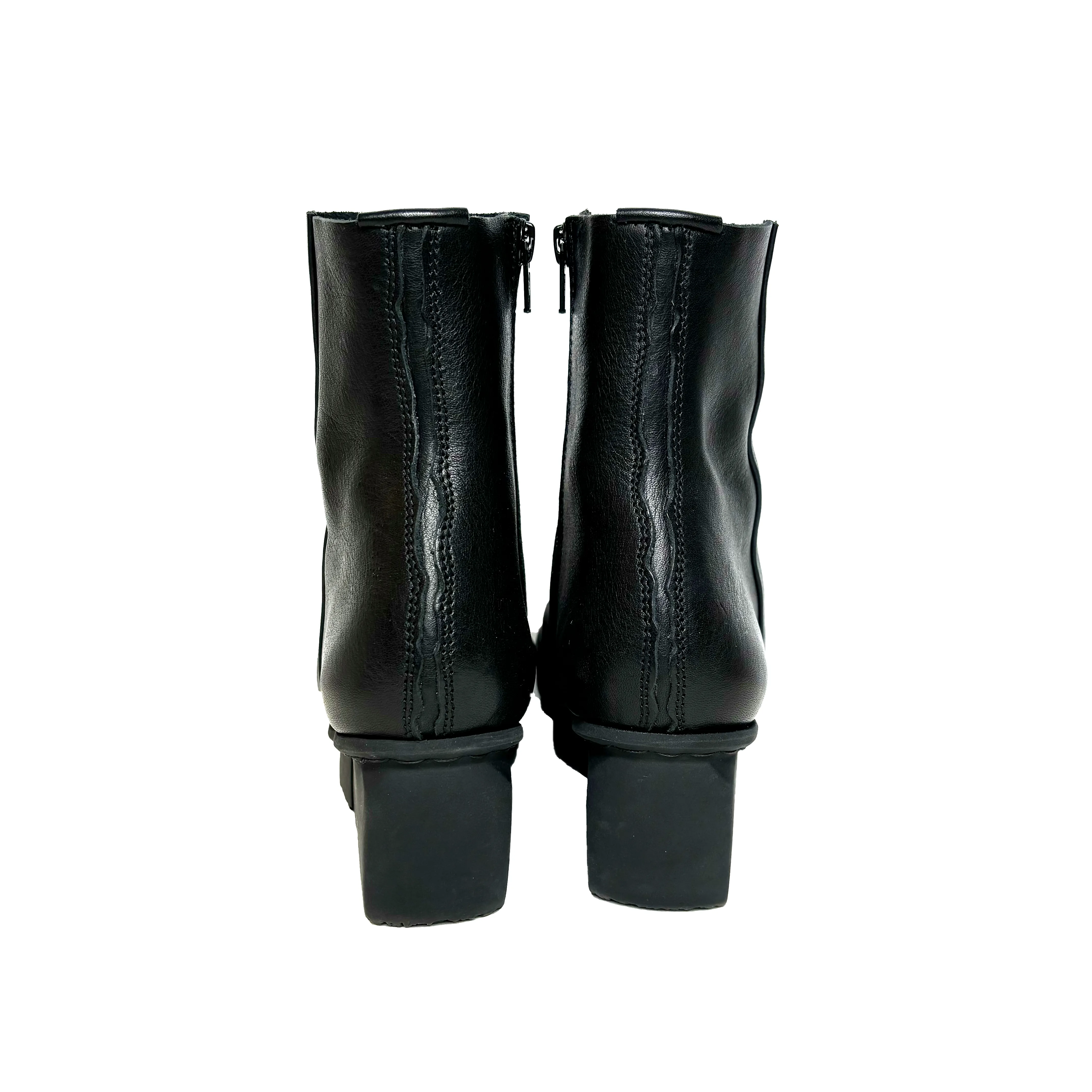 "FLAW" ANKLE BOOTS