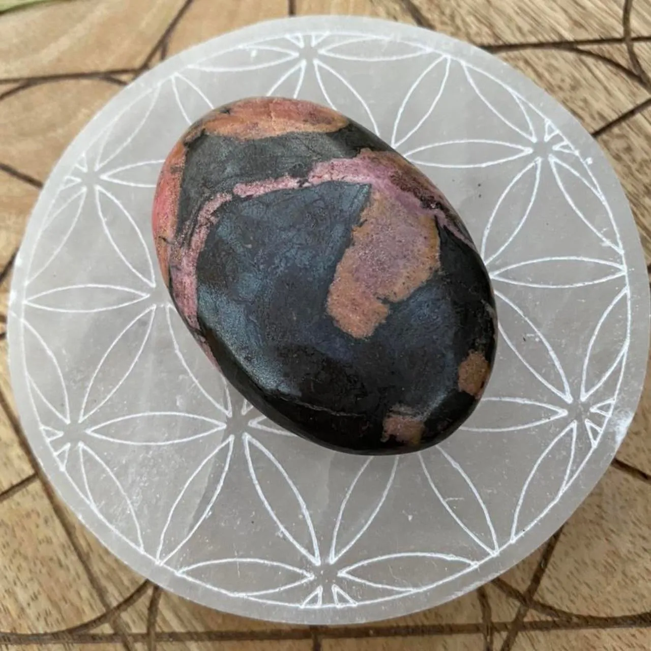 Rhodonite Crystal Palm Stone Palmstone