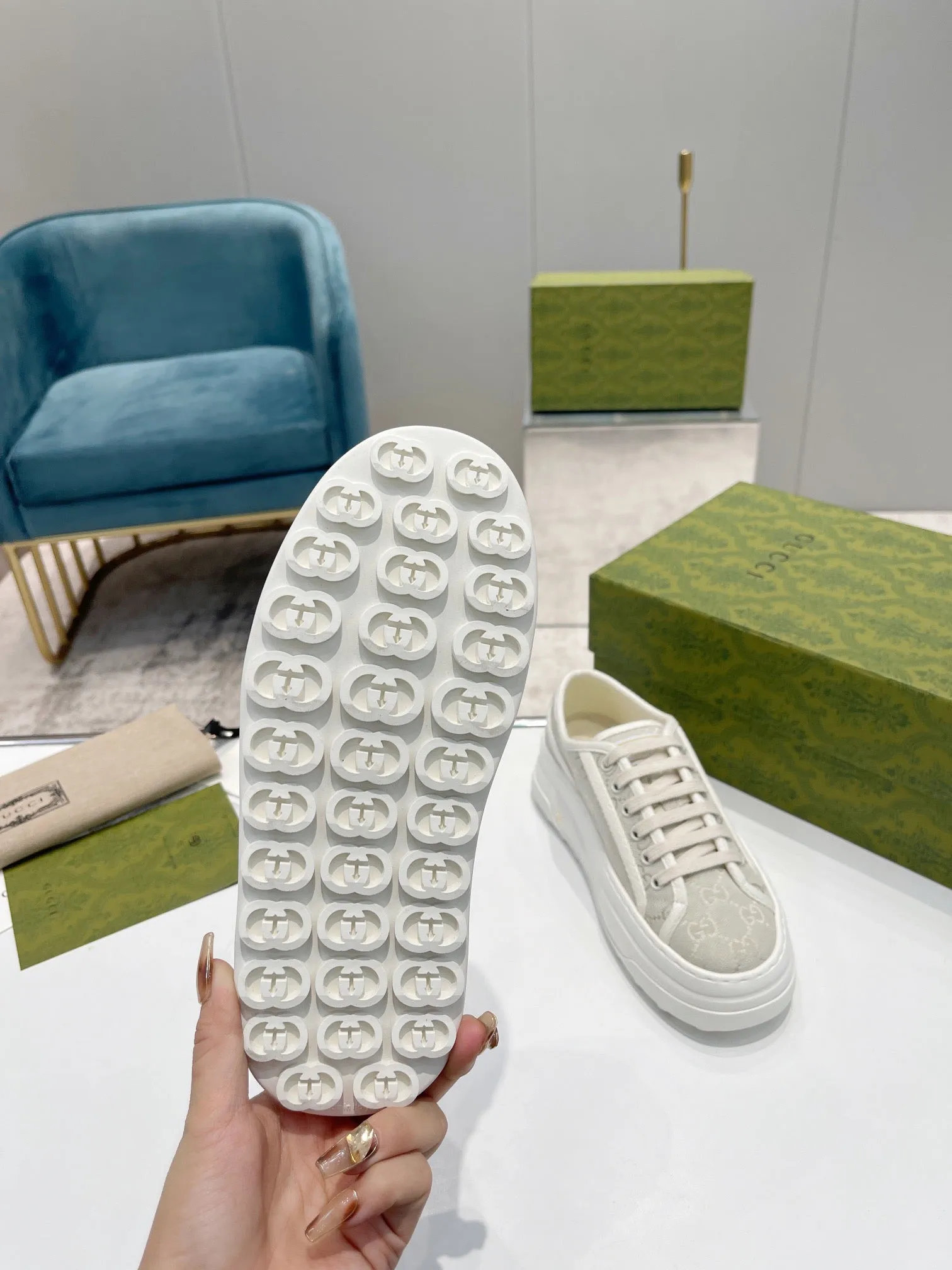 SE1146 GG Sneakers / Size5-11