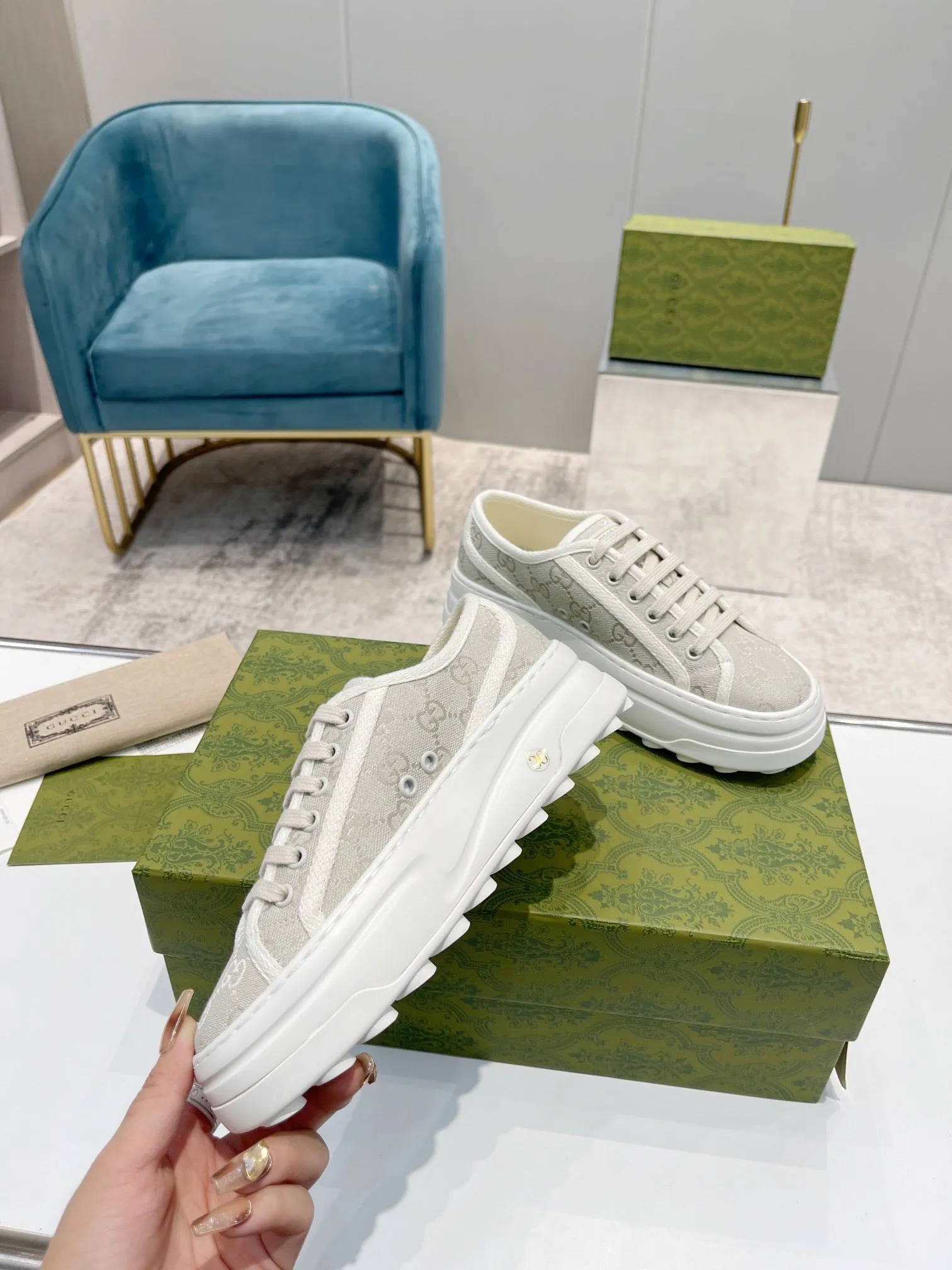 SE1146 GG Sneakers / Size5-11