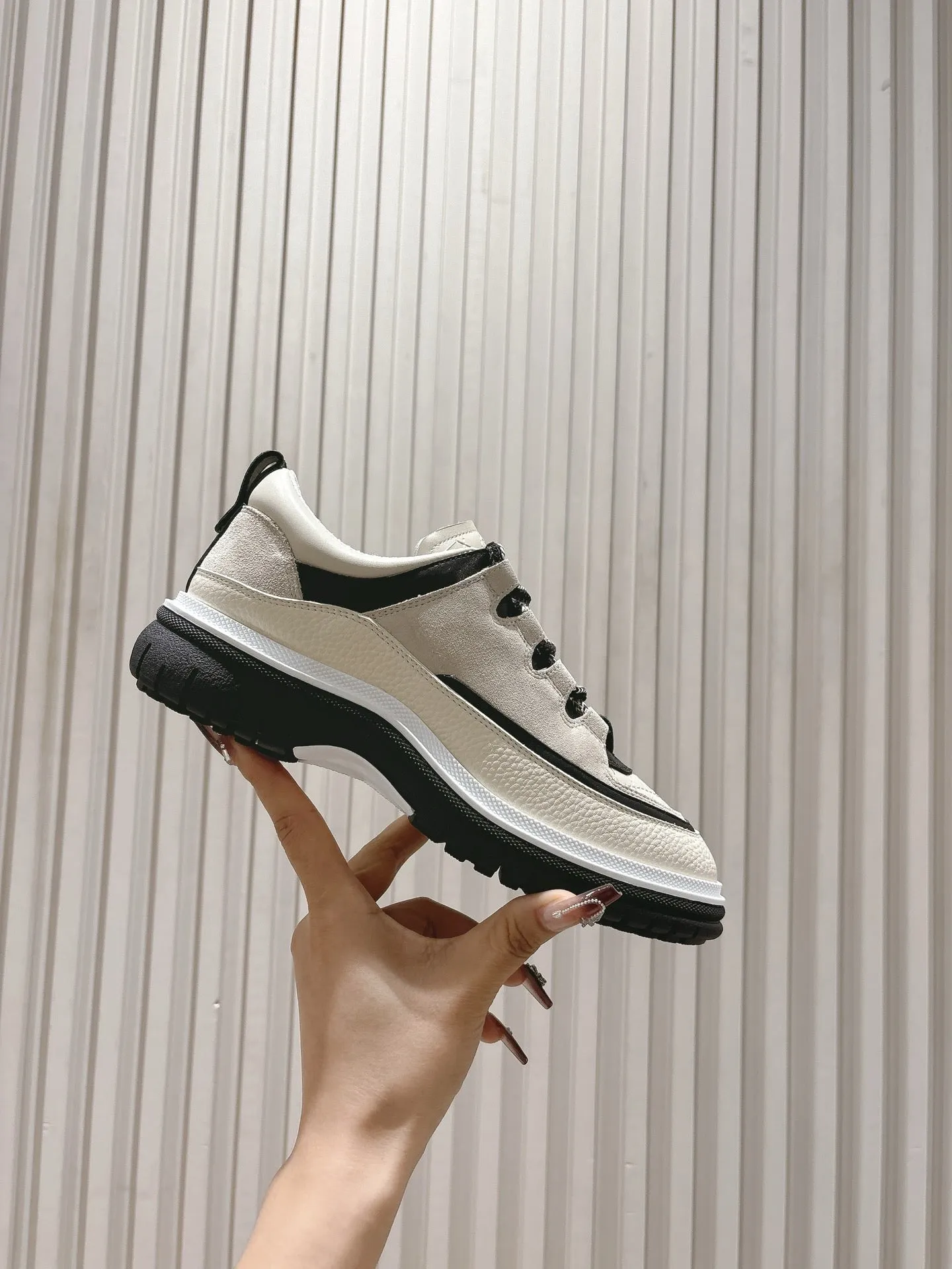 SE1546 Chanel Sneakers / Size5-11