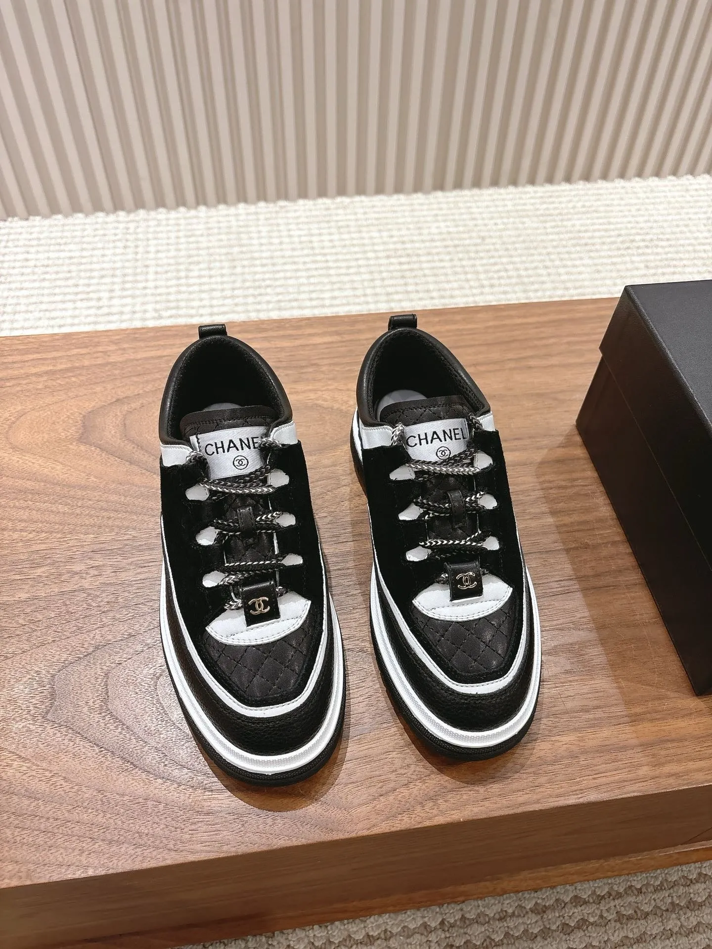 SE1546 Chanel Sneakers / Size5-11