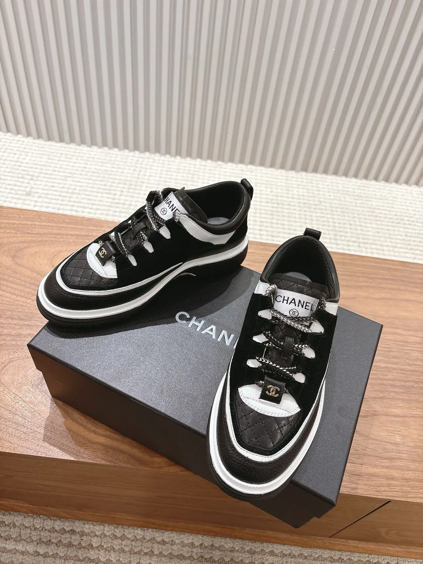 SE1546 Chanel Sneakers / Size5-11
