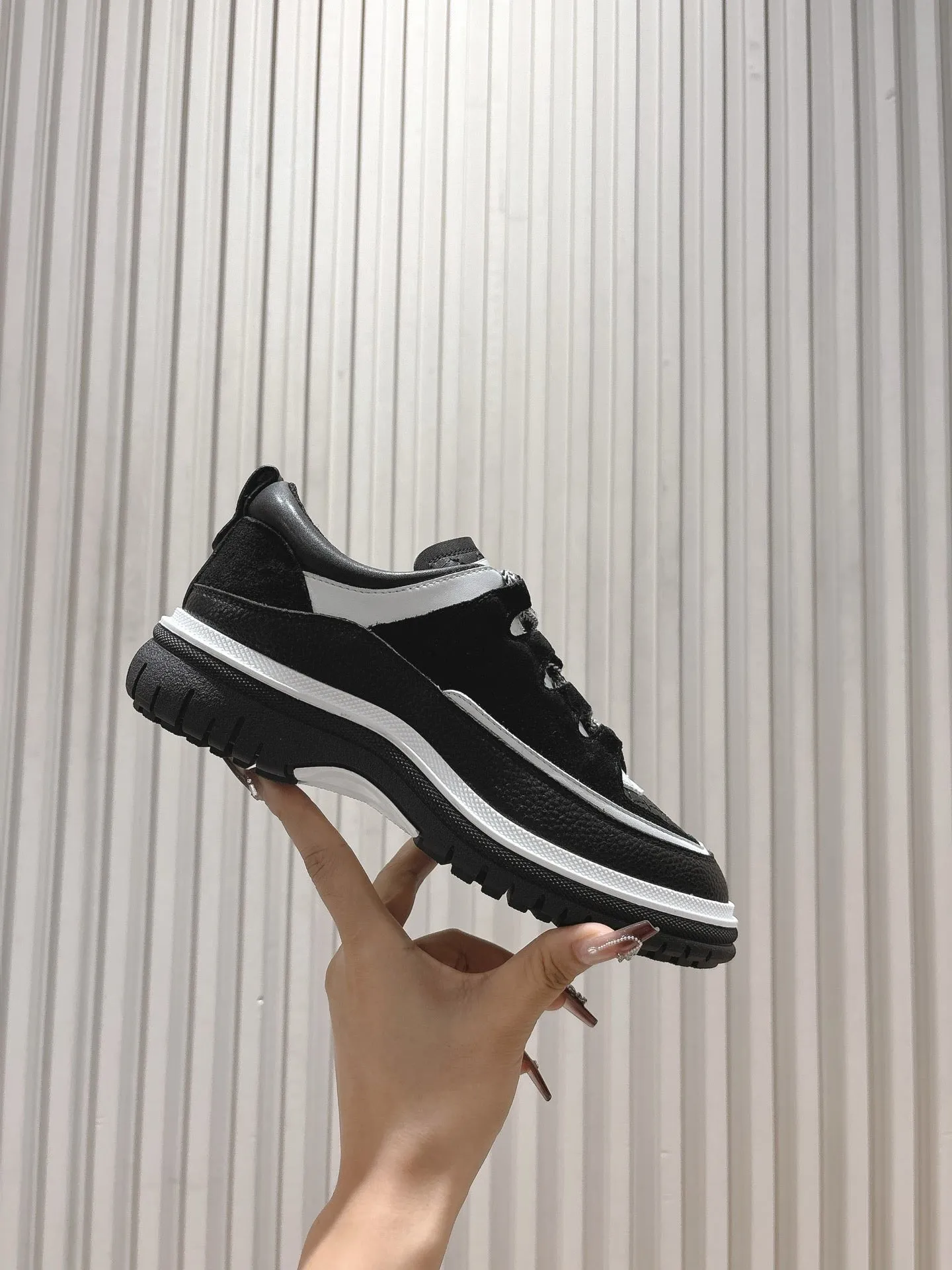 SE1546 Chanel Sneakers / Size5-11