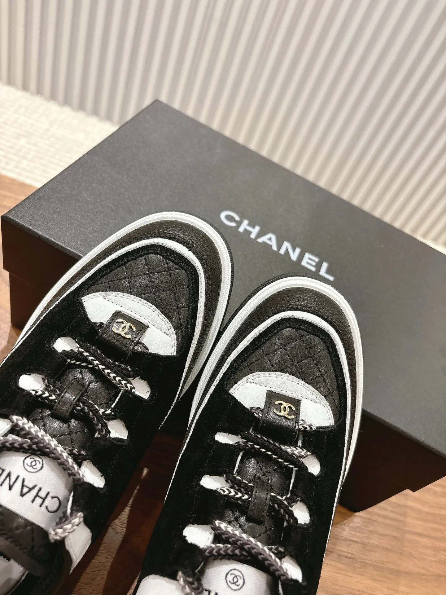 SE1546 Chanel Sneakers / Size5-11