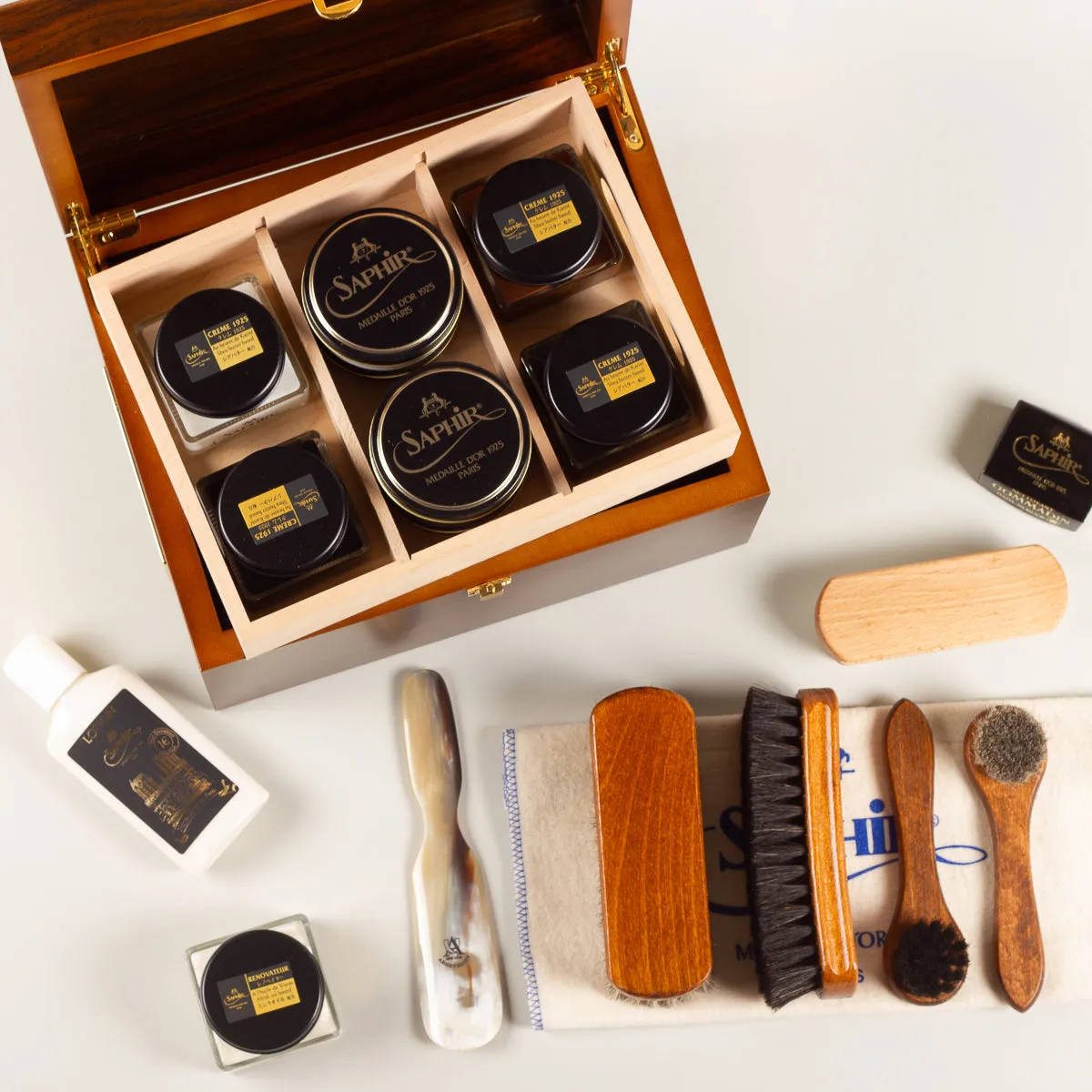 Shoe care valet Saphir Deluxe  - walnut