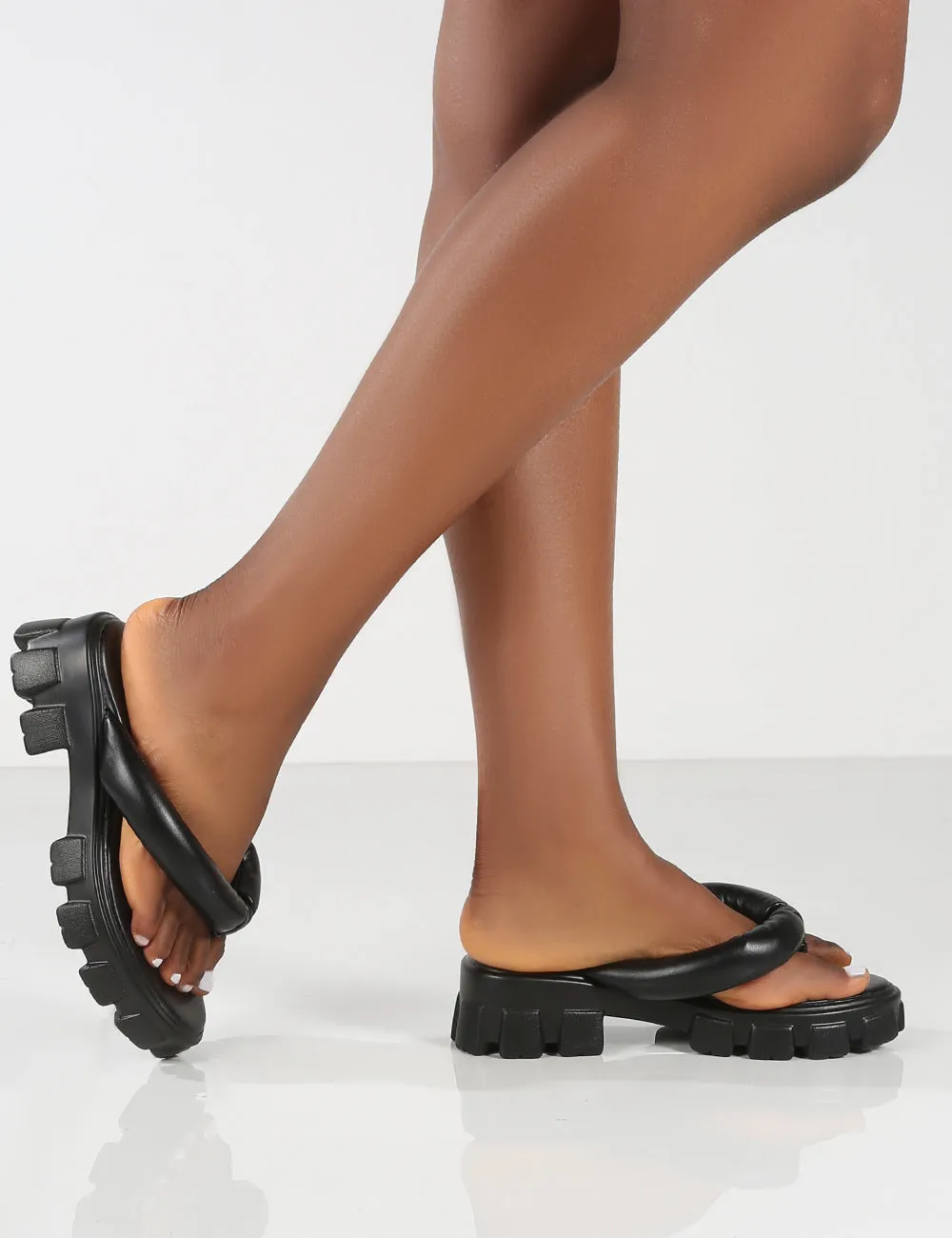 State Black Chunky Sole Thong Strap Sandals