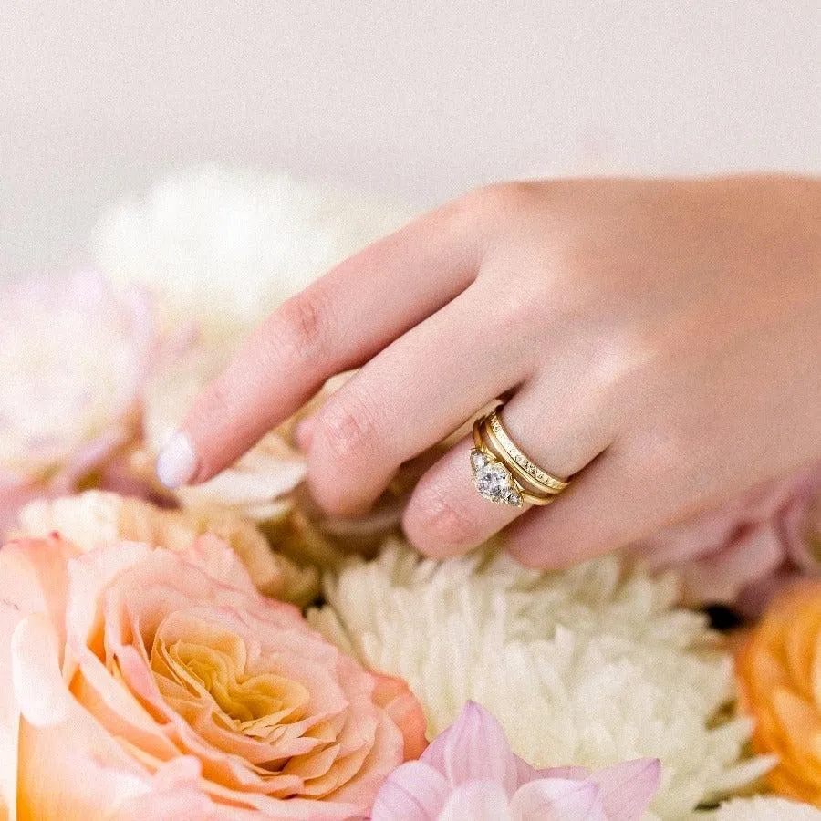 Stella Fine 1.4mm Gold Band