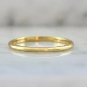 Stella Fine 1.4mm Gold Band