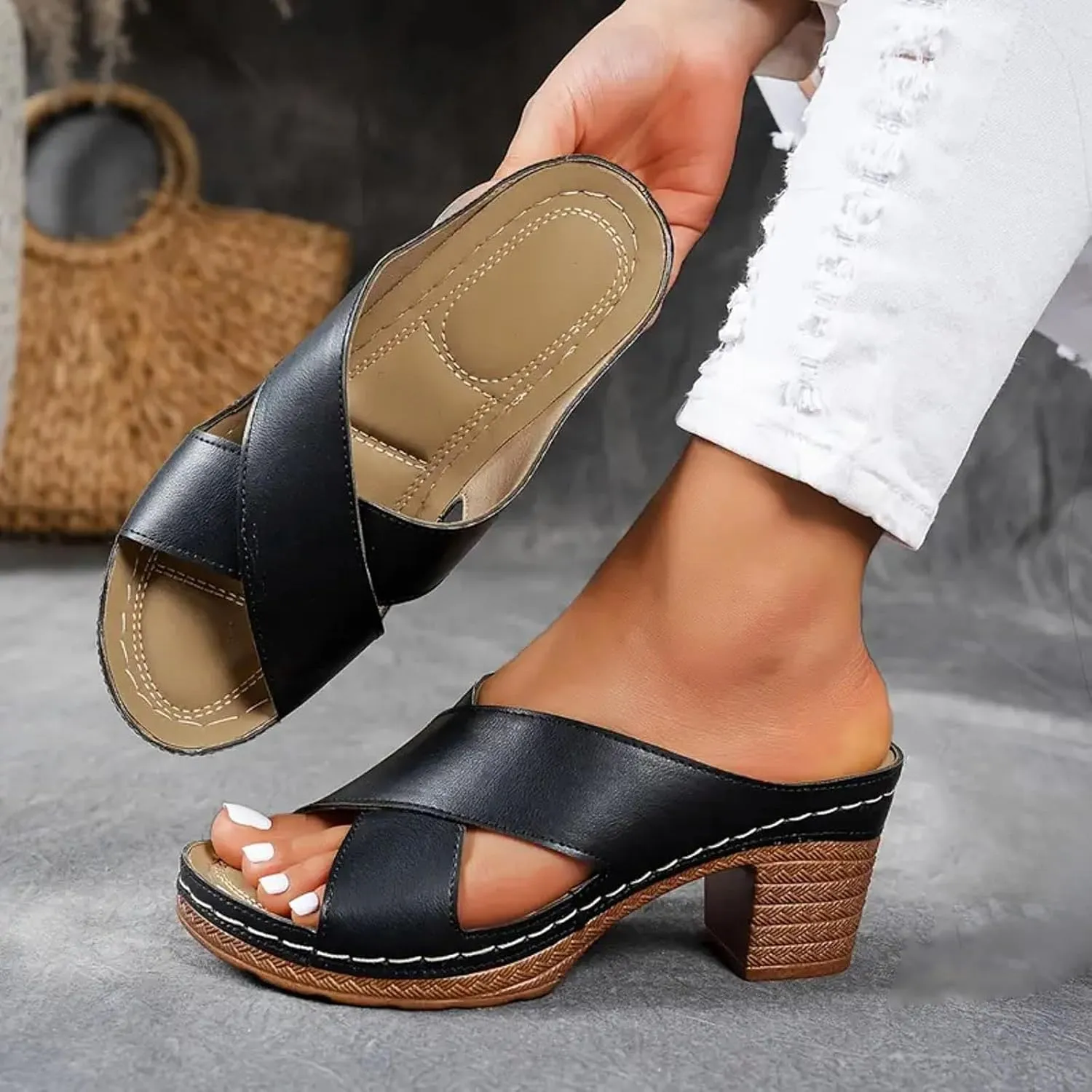 Women's Chunky Low Heel Sandals Thick Heel Strap Women's Outdoor Shoes Fashionable And Casual Fish Mouth Open Beach