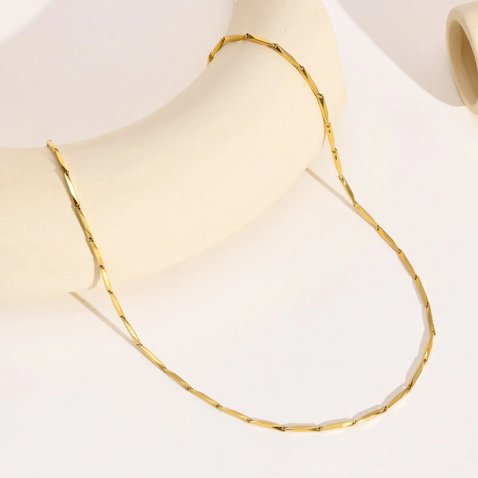 Women's Simple Seed Shape Basic Chain Gold Necklace 18K Gold Plated