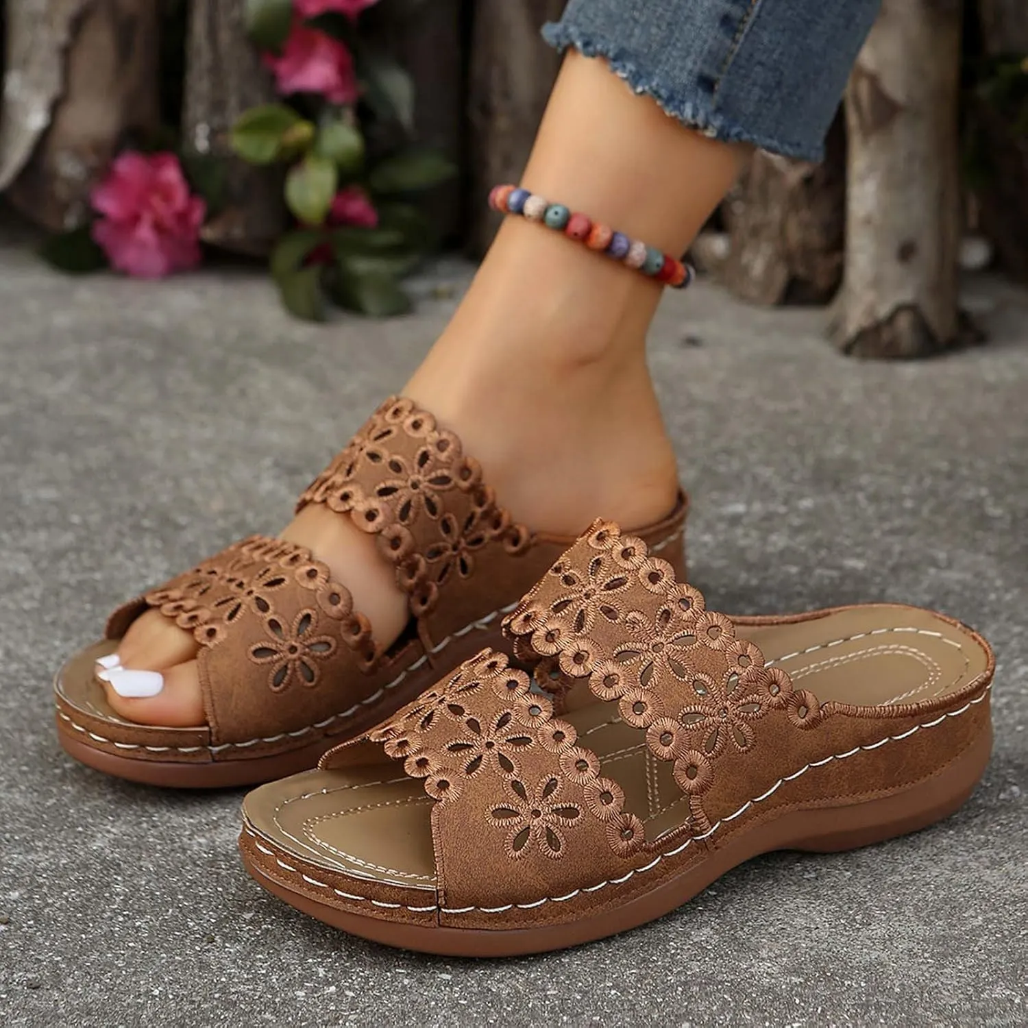 Women's Soft Sole Flat Shoes Casual Large Size Solid Hollow Sandals Drag Beach Slope Sandals with Arch Support