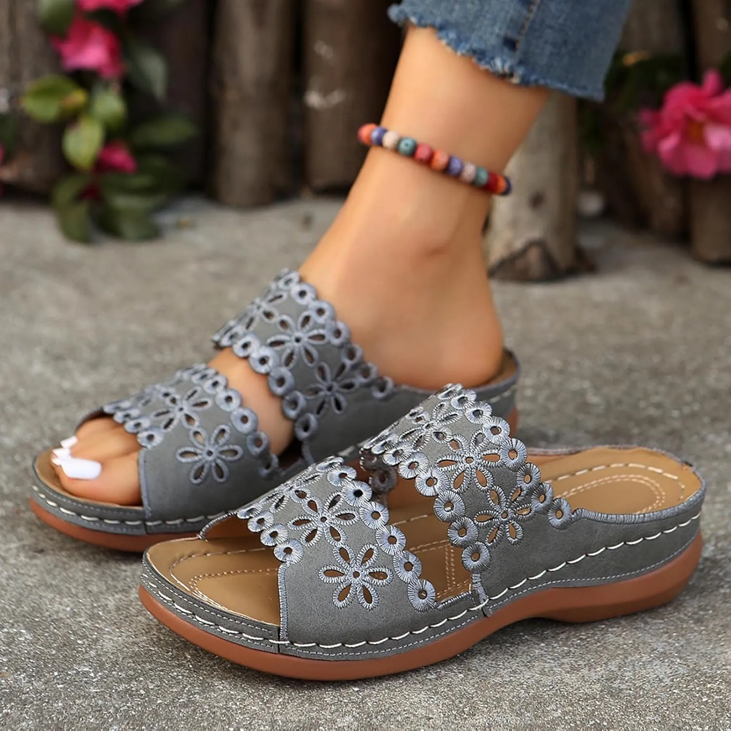 Women's Soft Sole Flat Shoes Casual Large Size Solid Hollow Sandals Drag Beach Slope Sandals with Arch Support