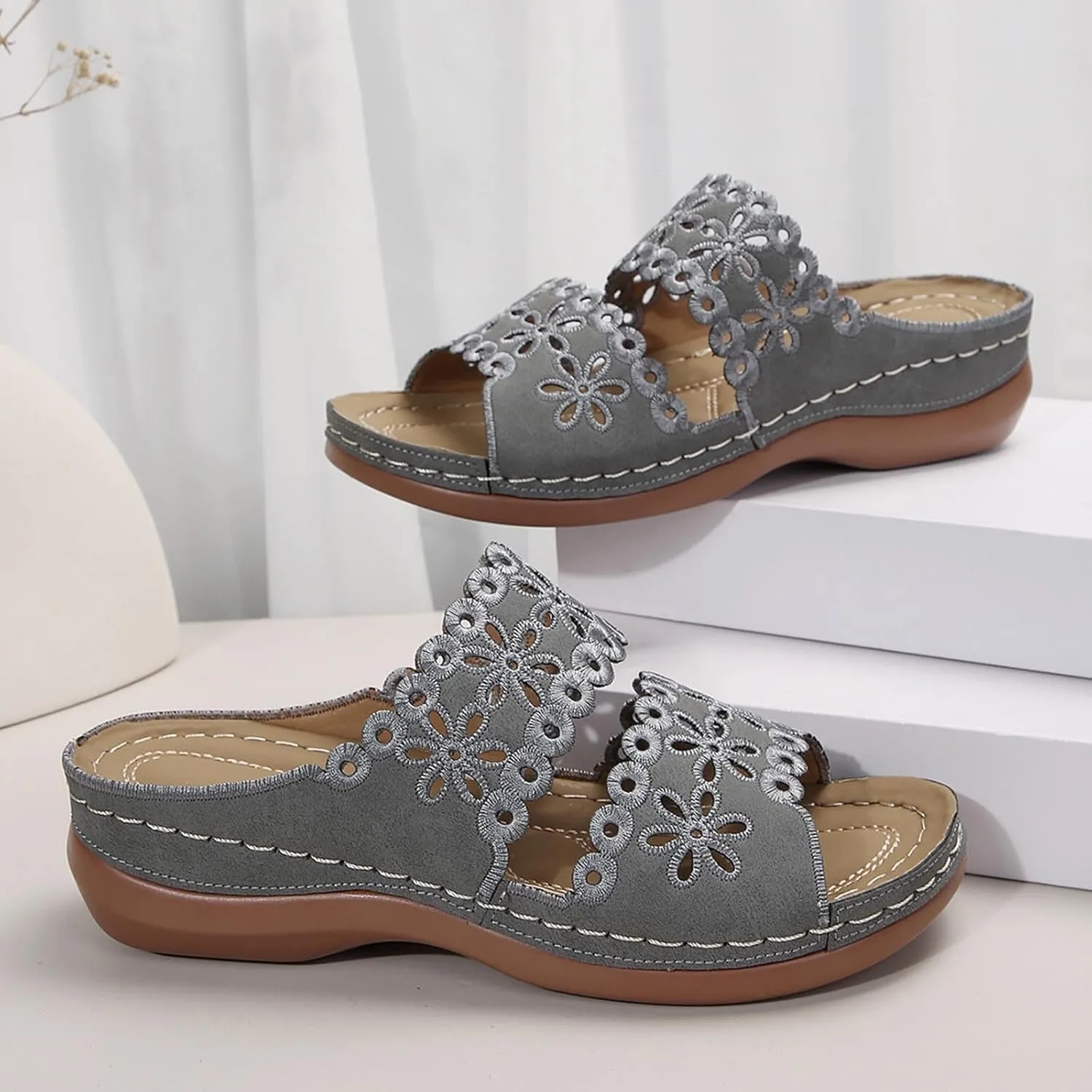 Women's Soft Sole Flat Shoes Casual Large Size Solid Hollow Sandals Drag Beach Slope Sandals with Arch Support