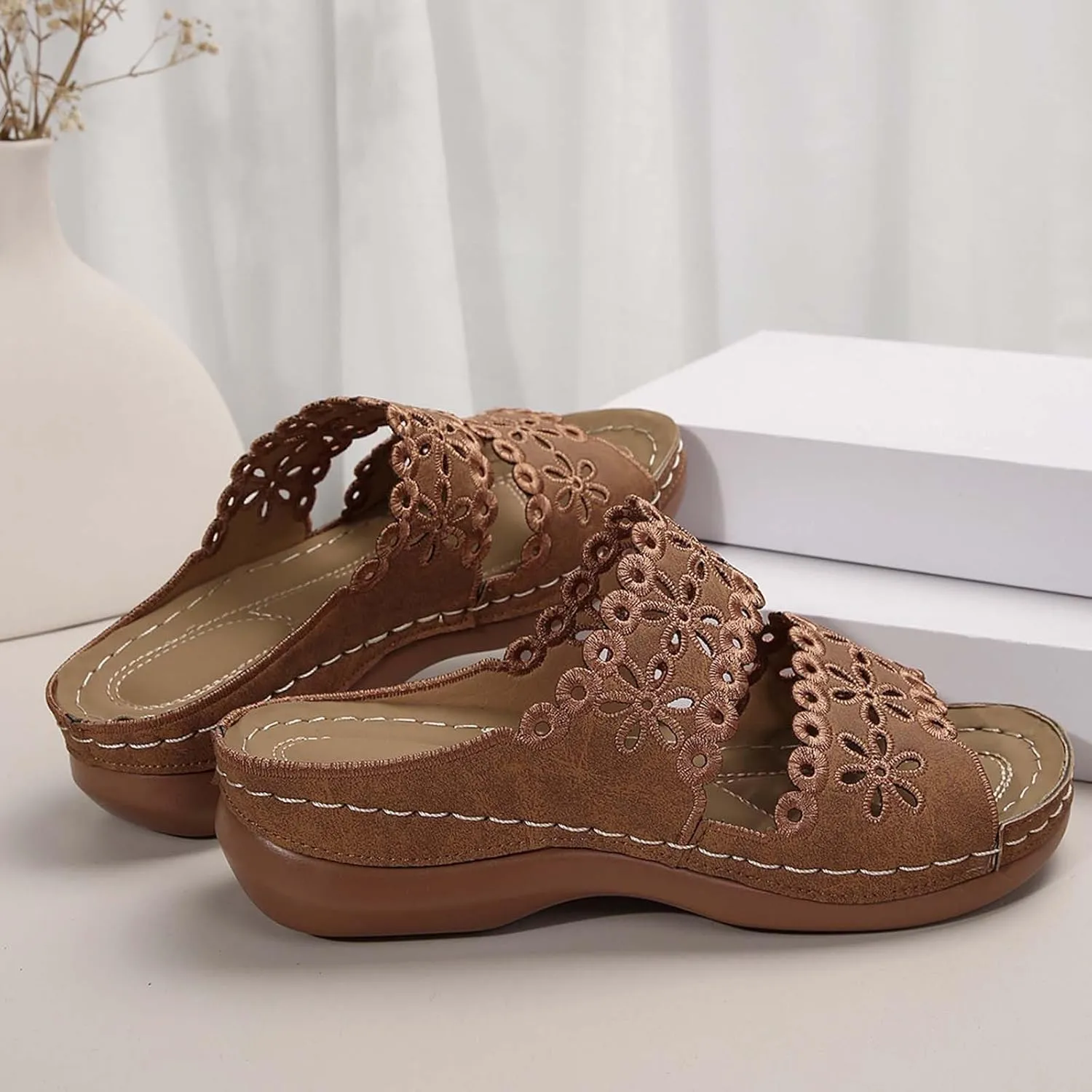 Women's Soft Sole Flat Shoes Casual Large Size Solid Hollow Sandals Drag Beach Slope Sandals with Arch Support