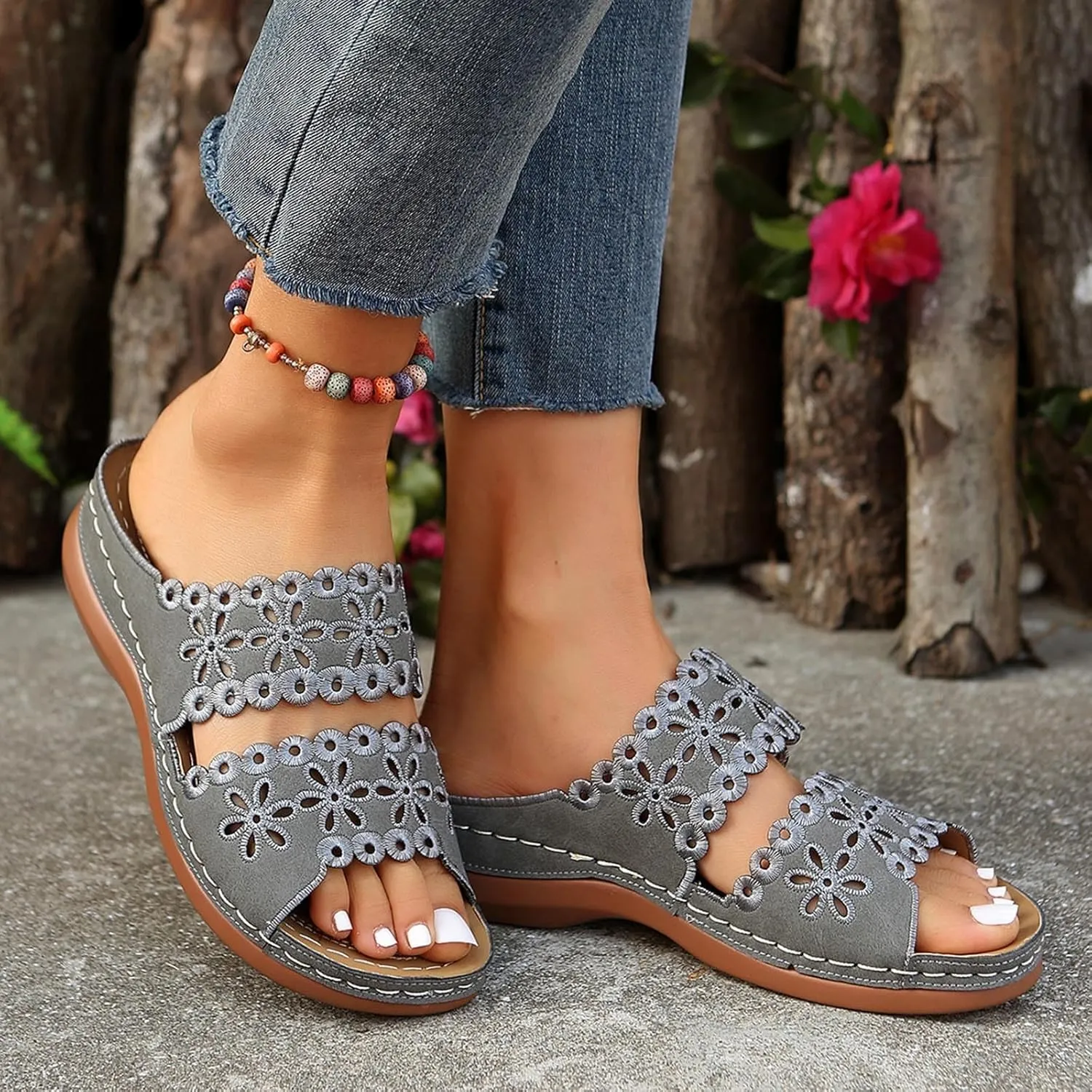 Women's Soft Sole Flat Shoes Casual Large Size Solid Hollow Sandals Drag Beach Slope Sandals with Arch Support